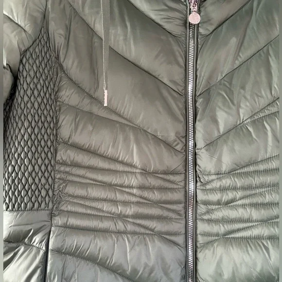 Bernardo Olive Green Puffer Jacket - Size XL - Never Worn - Picture 3 of 9